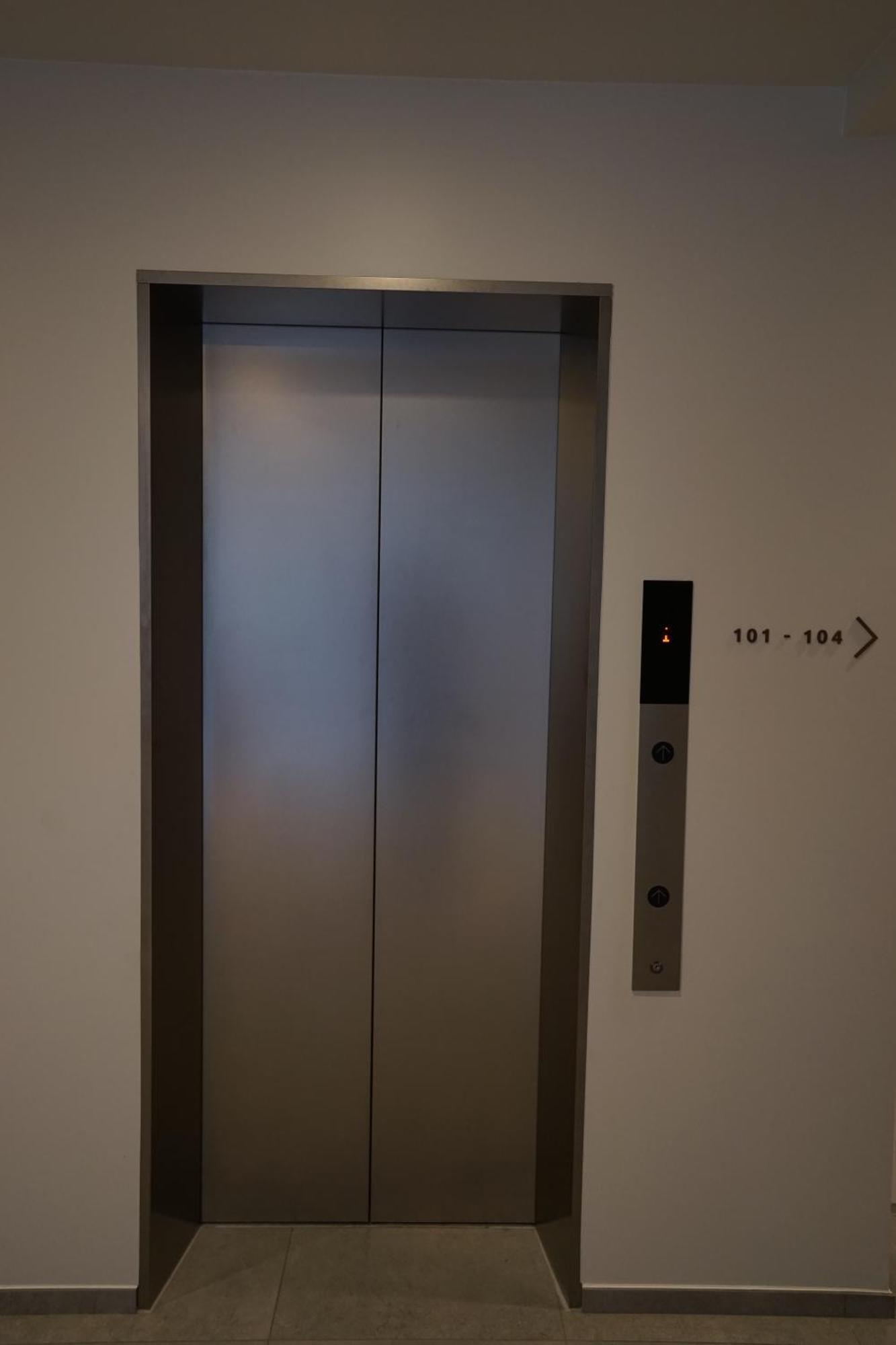 Отель Da Haus Shinjuku Токио Экстерьер фото