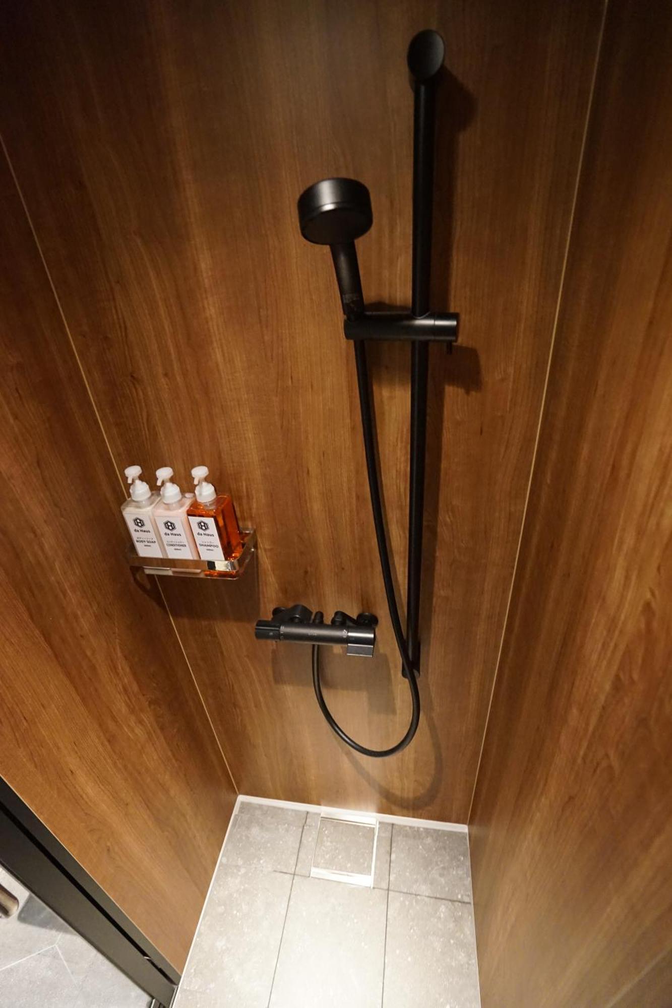 Отель Da Haus Shinjuku Токио Экстерьер фото