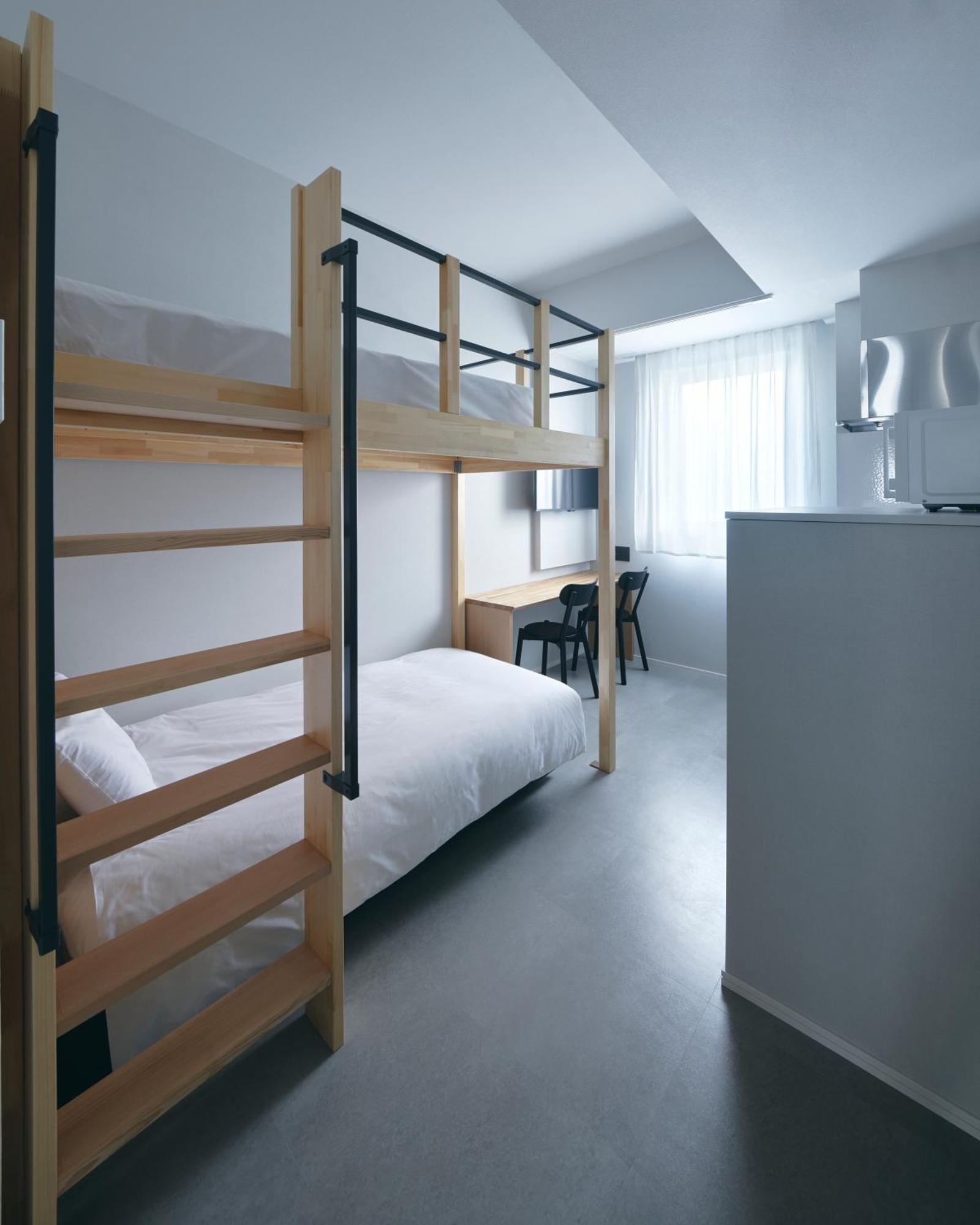 Отель Da Haus Shinjuku Токио Экстерьер фото
